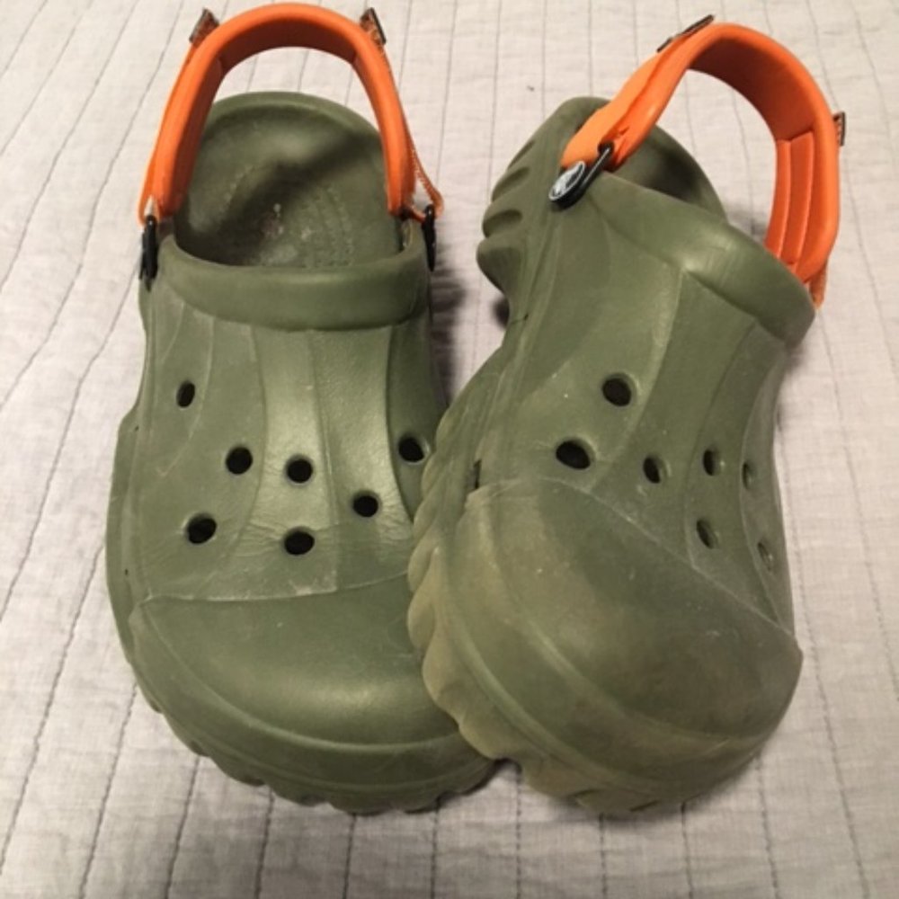CROCS Womens 10 / Mens 8 Unisex Off-Road Clogs